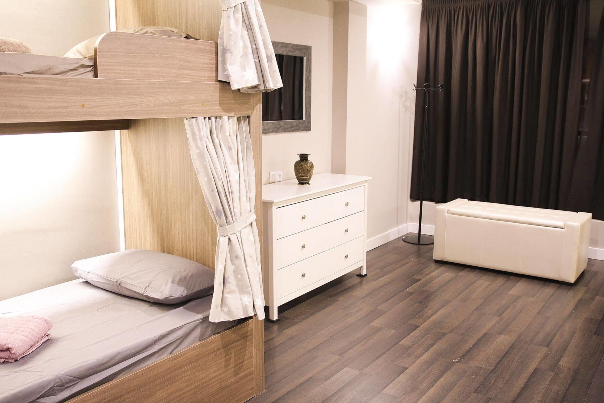Barcelona & You Hostel Sagrada Familia Εξωτερικό φωτογραφία