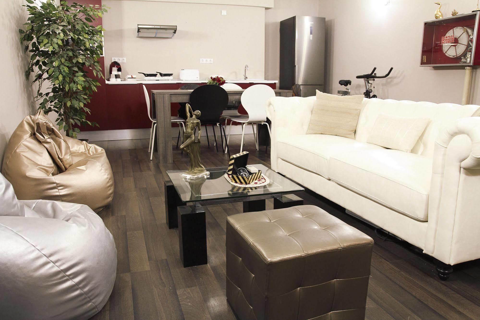 Barcelona & You Hostel Sagrada Familia Εξωτερικό φωτογραφία